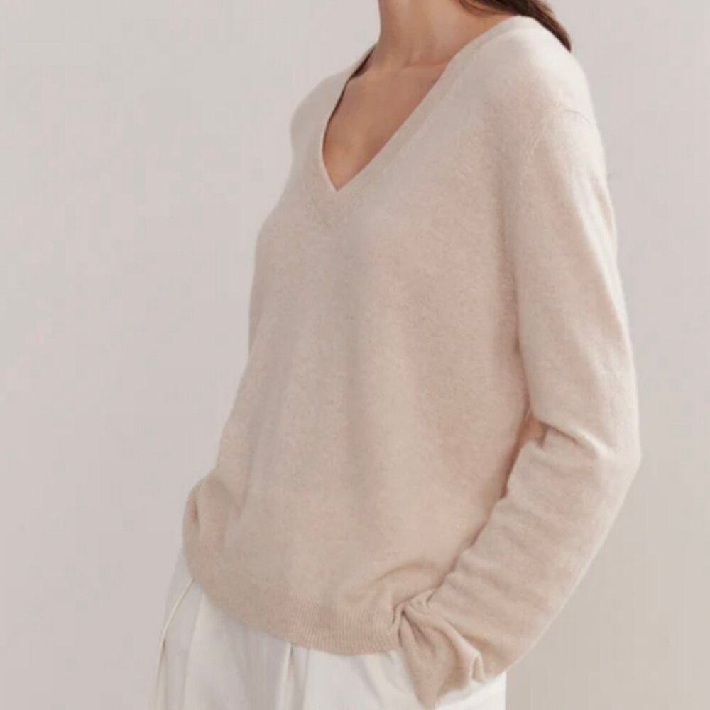 Jenni Kayne Flynn V-Neck Cashmere Sweater in Light Oatmeal - Picture 6 of 15